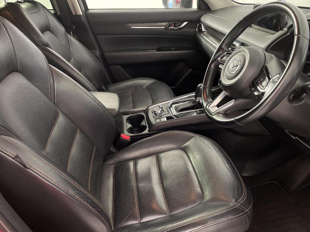 Photo '16' of Mazda CX-5