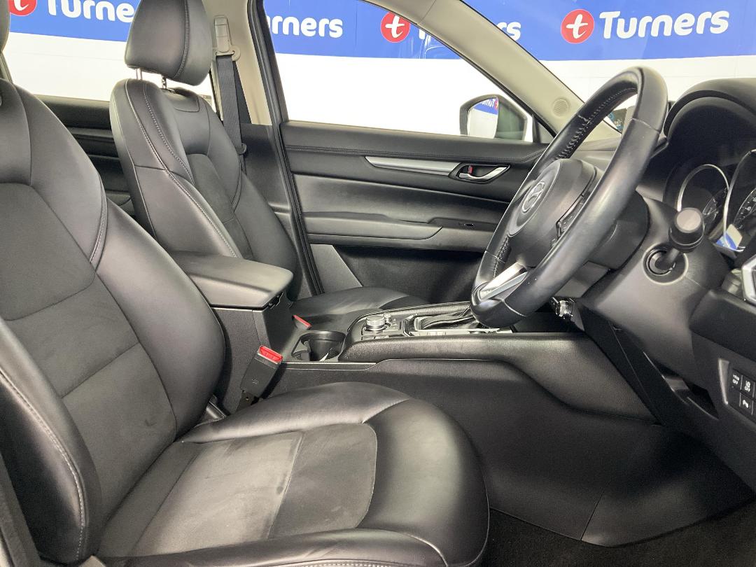 Photo '16' of Mazda CX-5 Photo '16' of Mazda CX-5