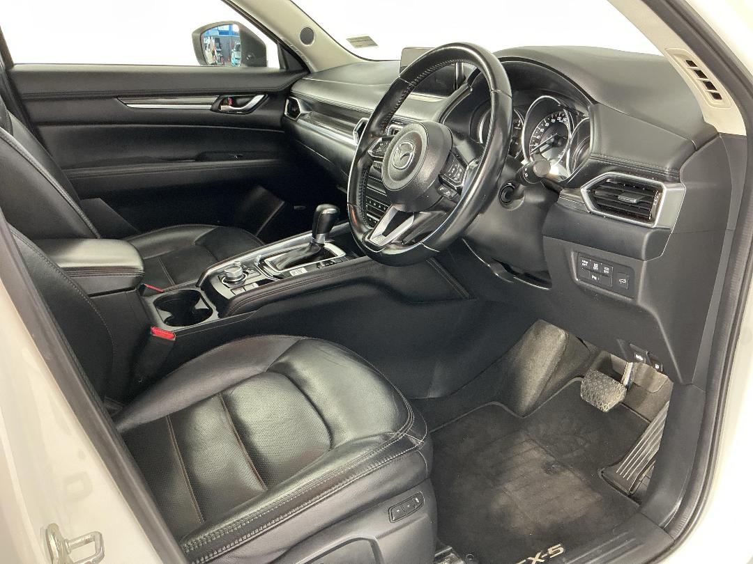 Photo '16' of Mazda CX-5