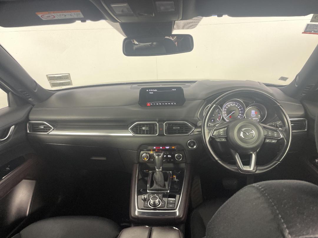 Photo '17' of Mazda CX-8