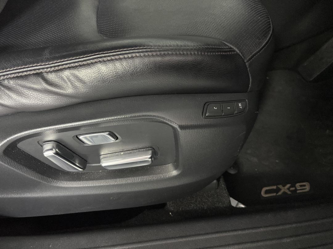 Photo '28' of Mazda CX-9