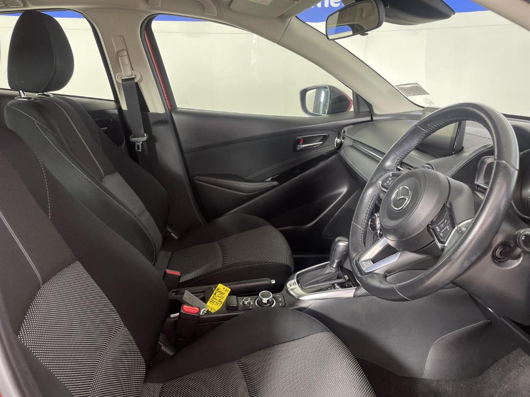 Photo '16' of Mazda Mazda2 Photo '16' of Mazda Mazda2