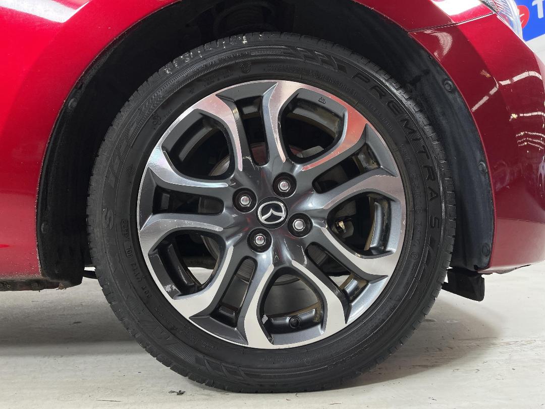 Photo '9' of Mazda Mazda2 Photo '9' of Mazda Mazda2