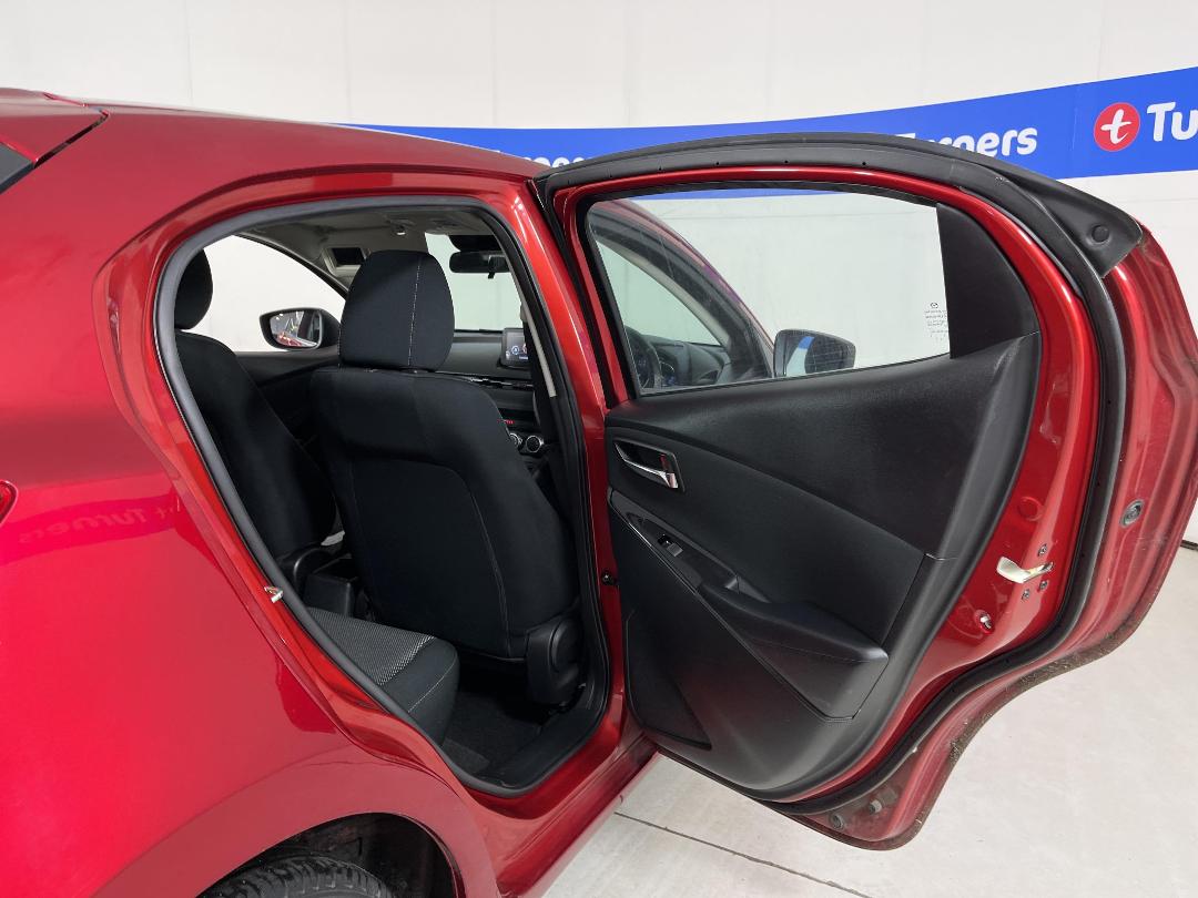 Photo '19' of Mazda Mazda2 Photo '19' of Mazda Mazda2