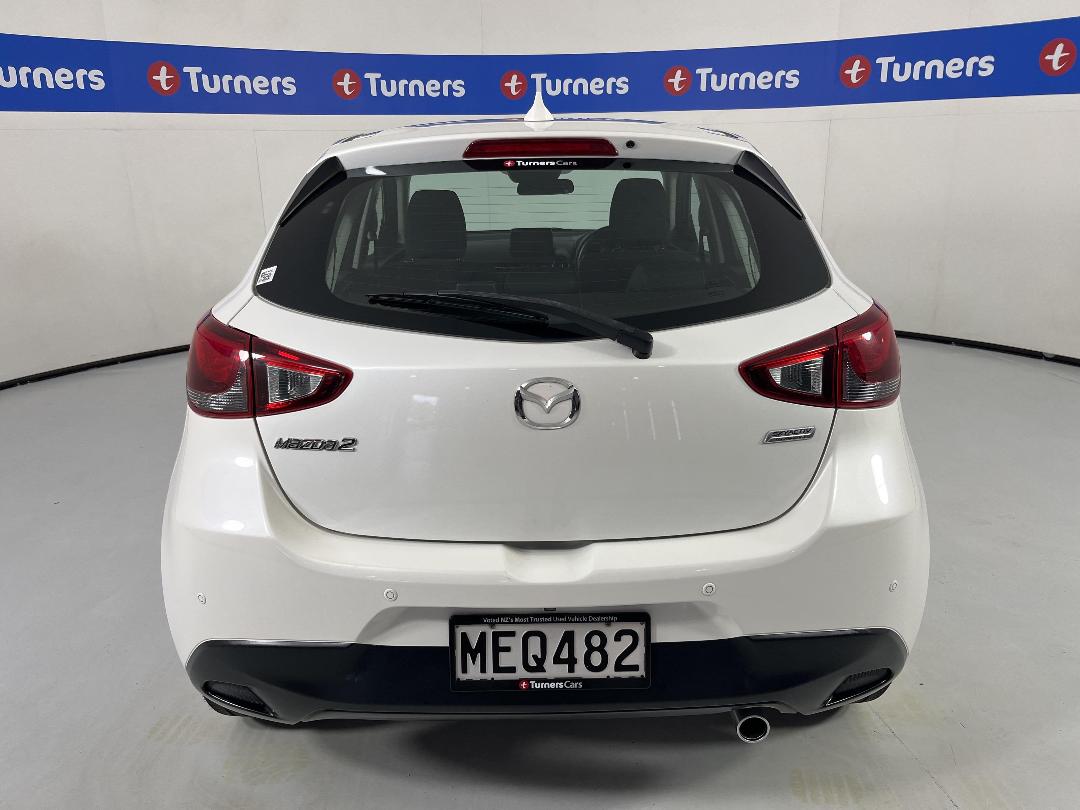 Photo '6' of Mazda Mazda2