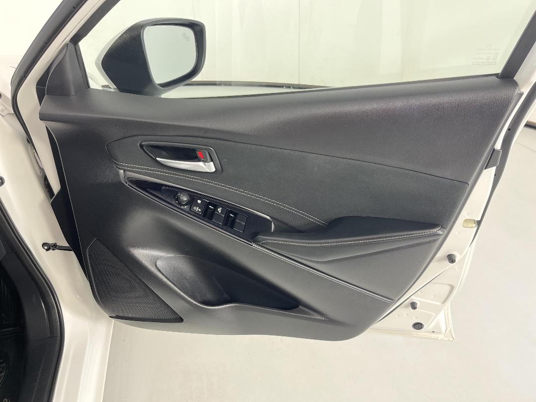 Photo '15' of Mazda Mazda2