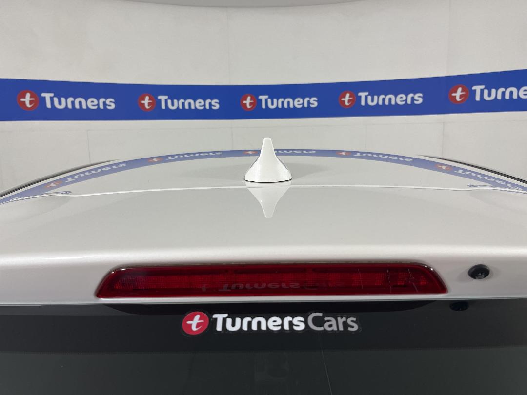 Photo '29' of Mazda Mazda2