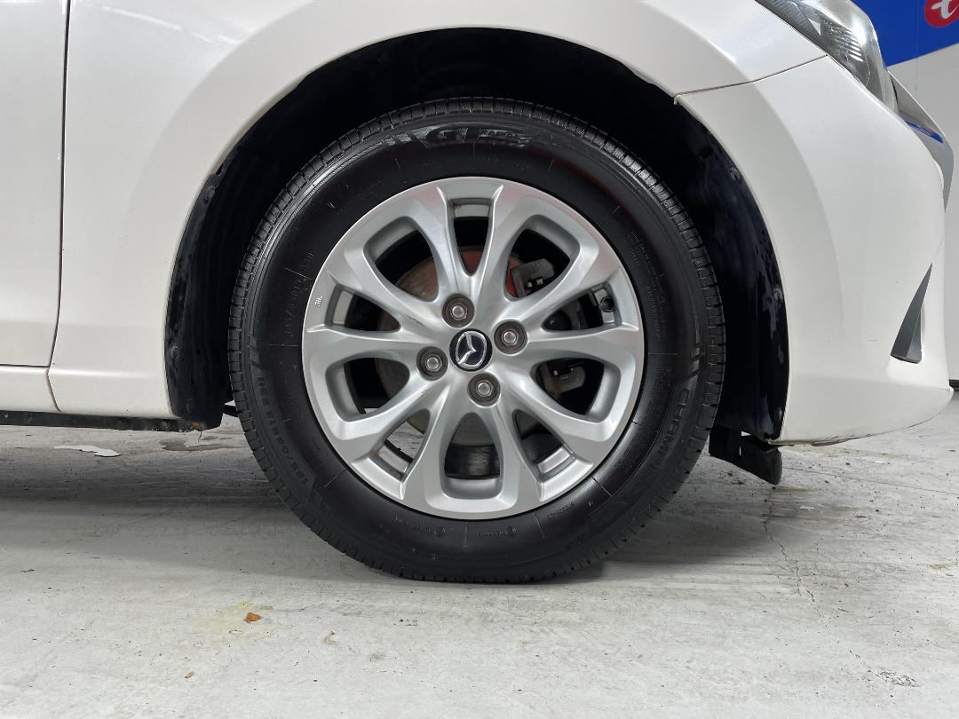 Photo '9' of Mazda Mazda2 Photo '9' of Mazda Mazda2