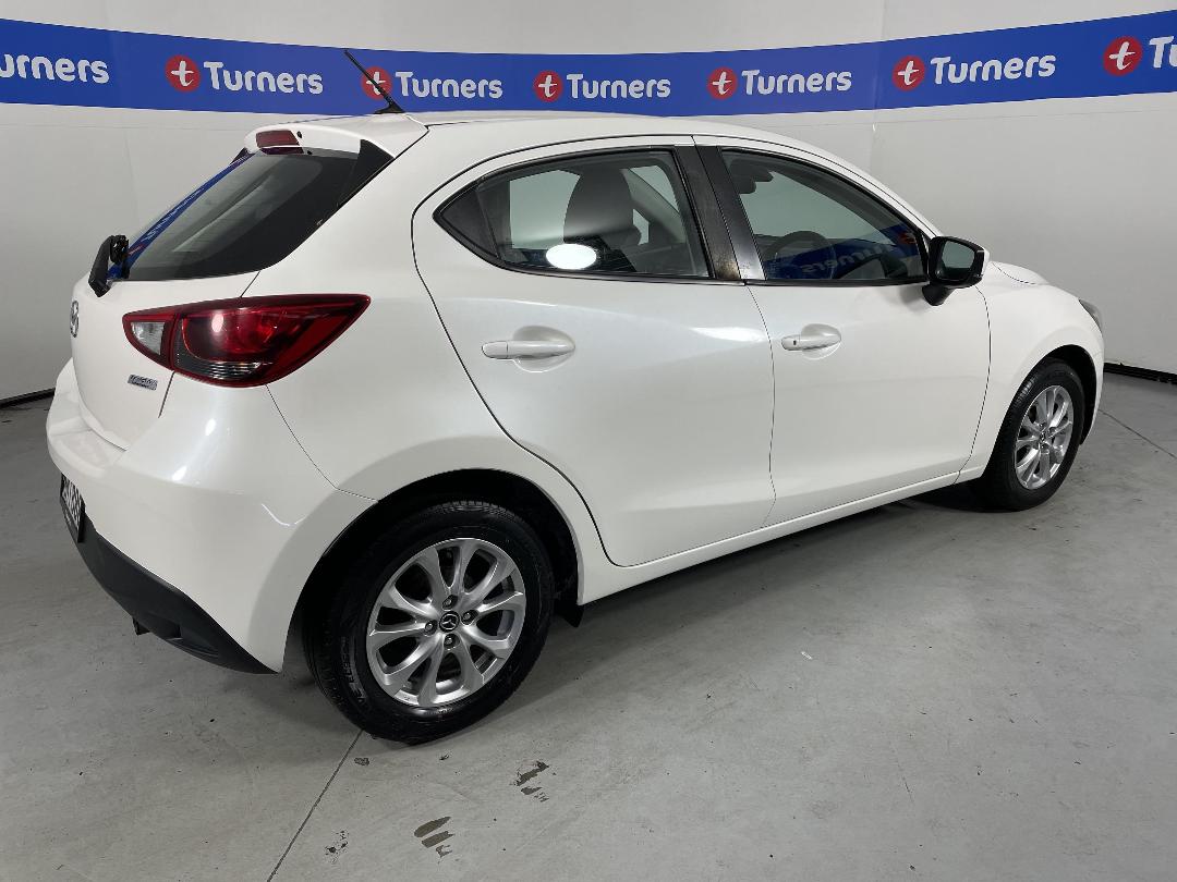 Photo '7' of Mazda Mazda2 Photo '7' of Mazda Mazda2