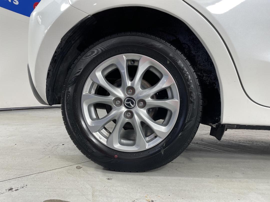 Photo '12' of Mazda Mazda2 Photo '12' of Mazda Mazda2