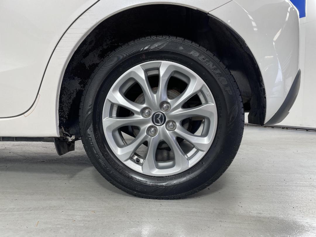 Photo '11' of Mazda Mazda2 Photo '11' of Mazda Mazda2