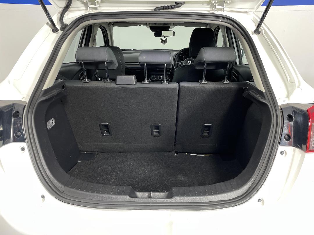 Photo '14' of Mazda Mazda2 Photo '14' of Mazda Mazda2