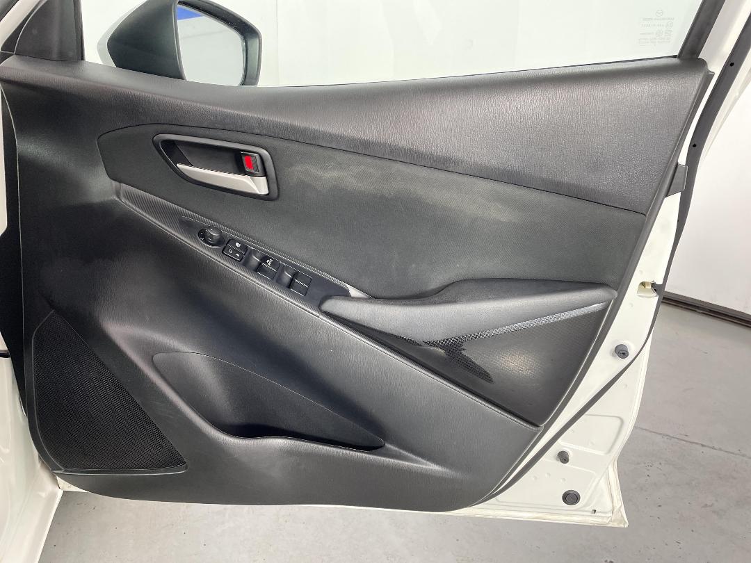 Photo '15' of Mazda Mazda2 Photo '15' of Mazda Mazda2