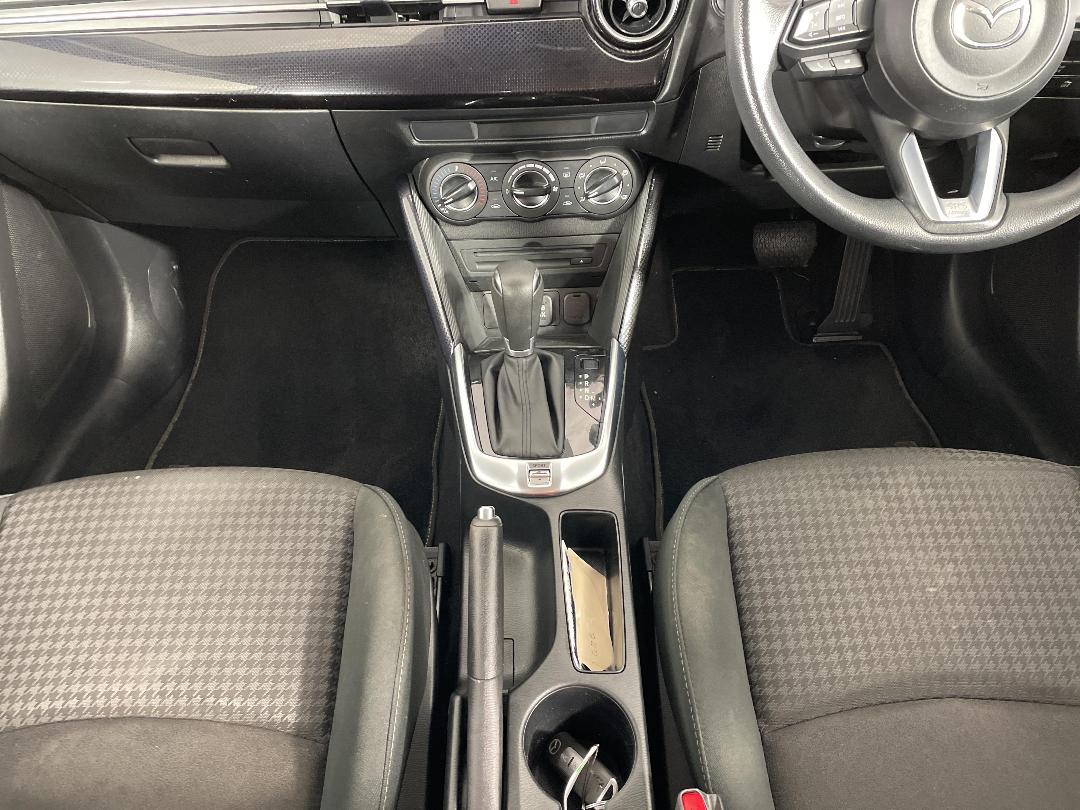 Photo '18' of Mazda Mazda2 Photo '18' of Mazda Mazda2