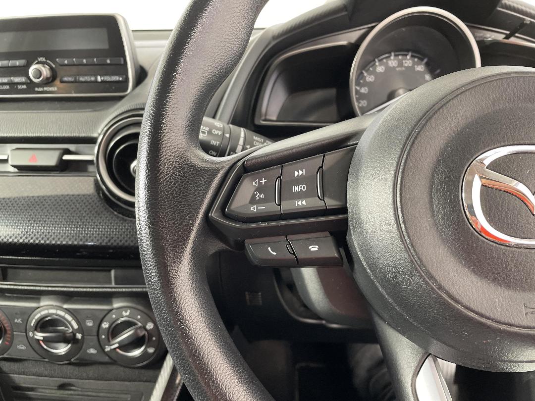 Photo '25' of Mazda Mazda2 Photo '25' of Mazda Mazda2