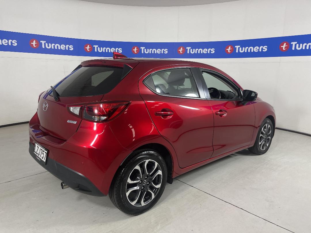 Photo '7' of Mazda Mazda2 Photo '7' of Mazda Mazda2