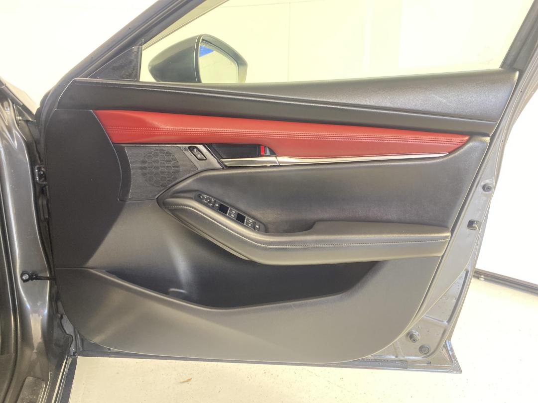 Photo '15' of Mazda Mazda3