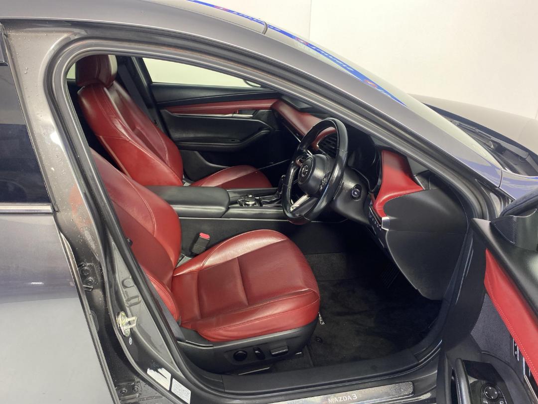 Photo '16' of Mazda Mazda3