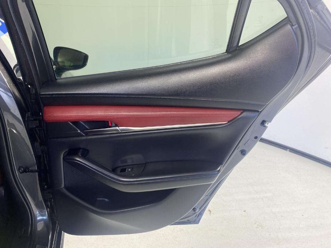 Photo '19' of Mazda Mazda3