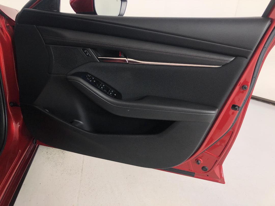 Photo '15' of Mazda Mazda3