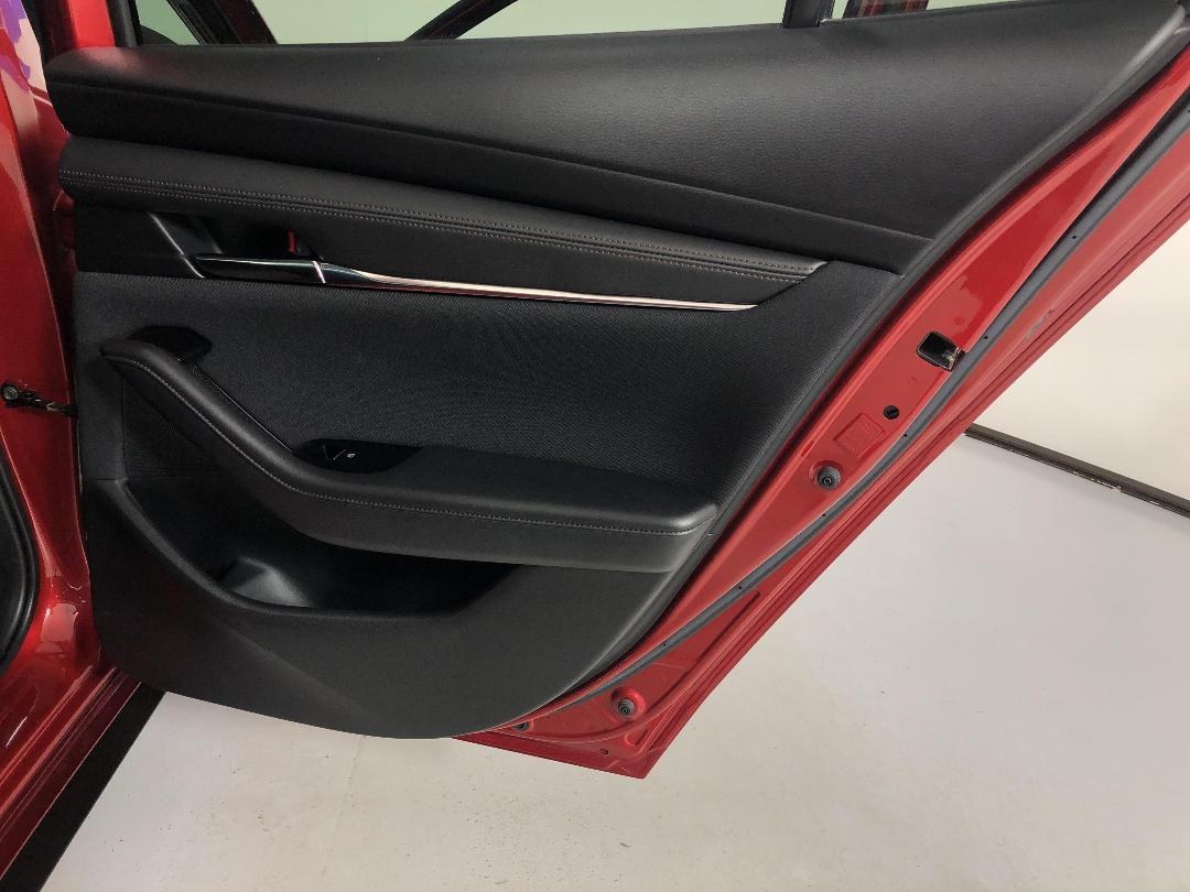 Photo '19' of Mazda Mazda3