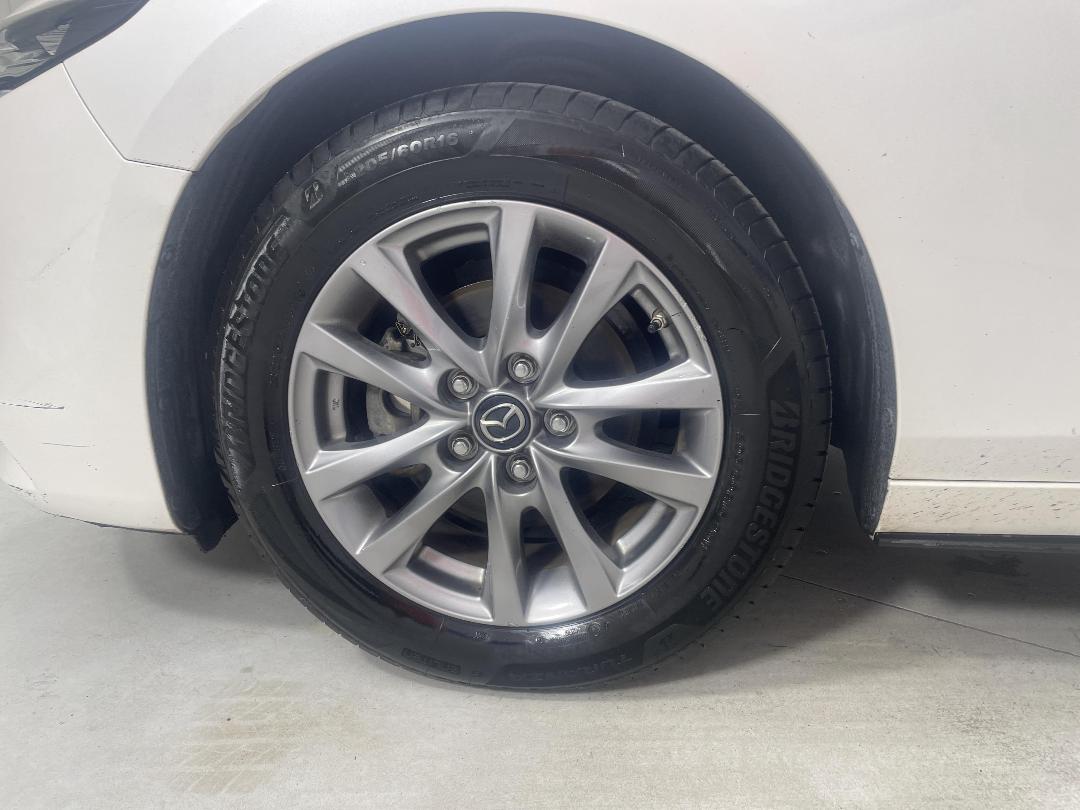 Photo '10' of Mazda Mazda3