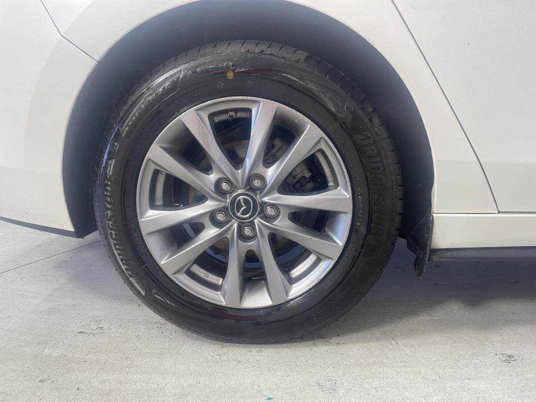 Photo '12' of Mazda Mazda3