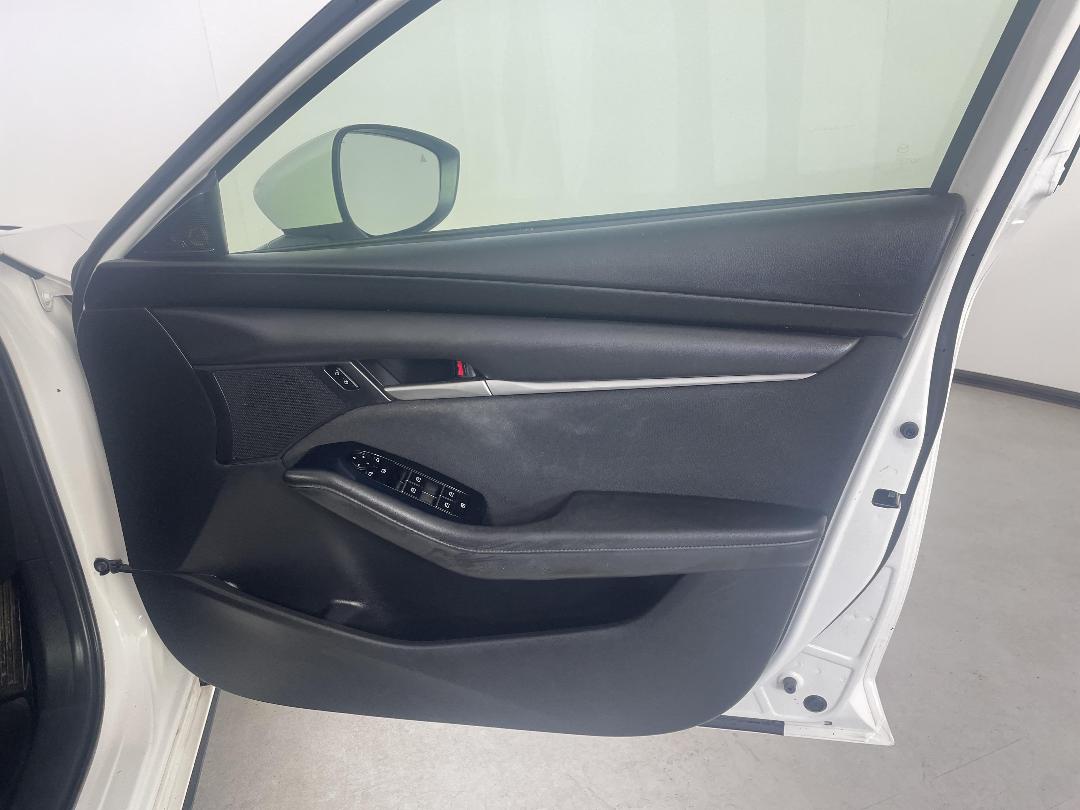 Photo '15' of Mazda Mazda3