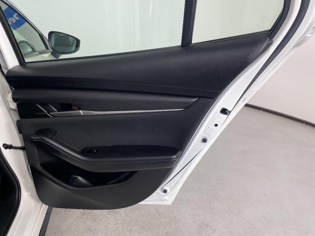 Photo '19' of Mazda Mazda3