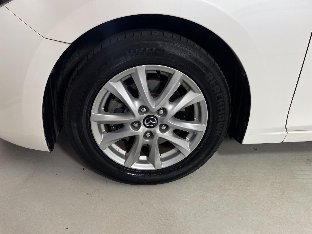 Photo '10' of Mazda Mazda3