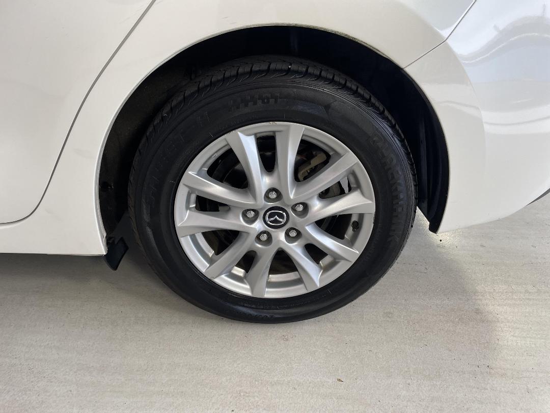 Photo '11' of Mazda Mazda3