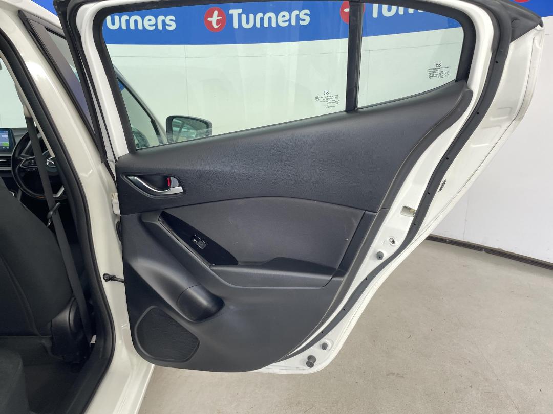 Photo '19' of Mazda Mazda3