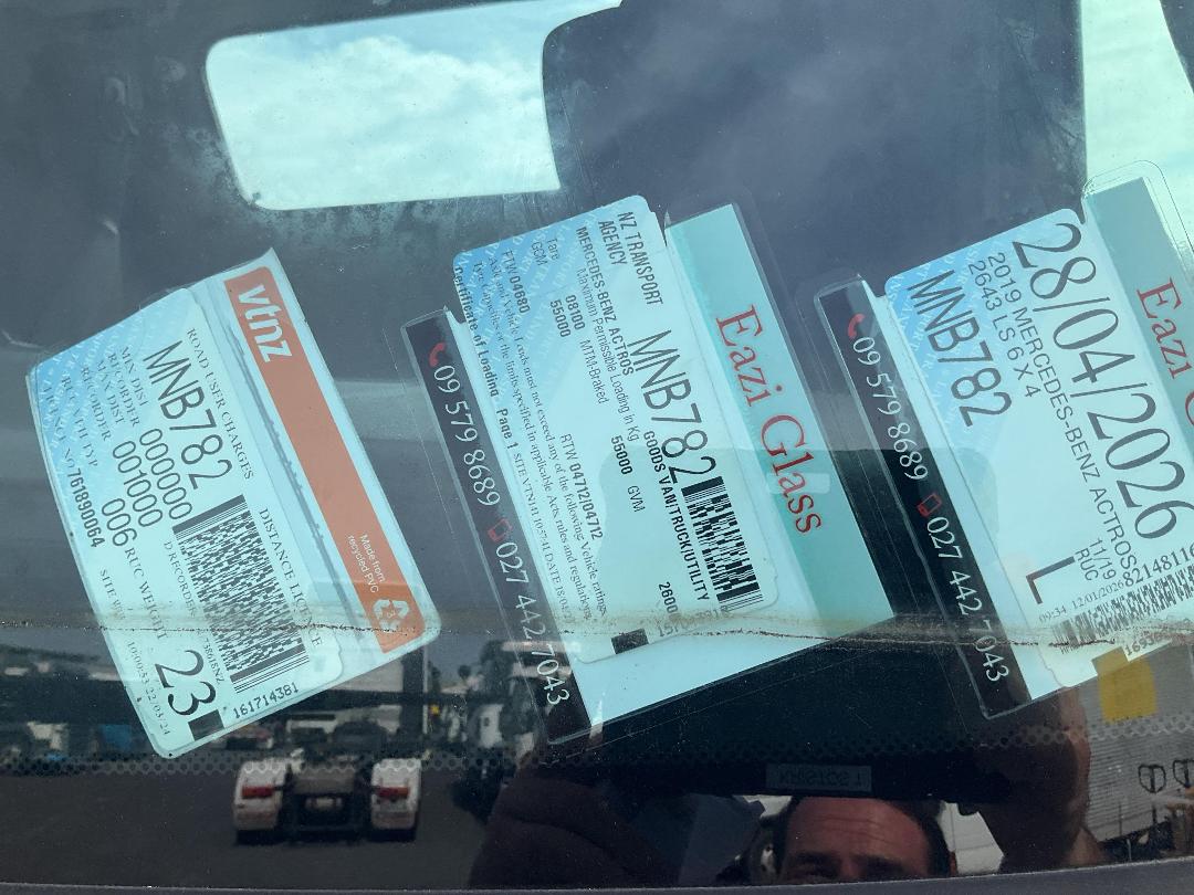 Photo '42' of Mercedes-Benz Actros 2643 LS 6 X 4 Tractor Unit