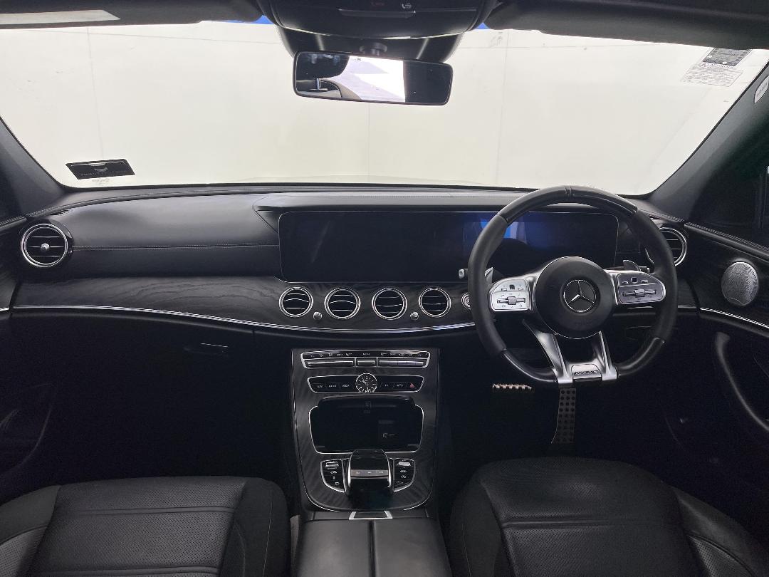 Photo '17' of Mercedes-Benz E63 Photo '17' of Mercedes-Benz E63