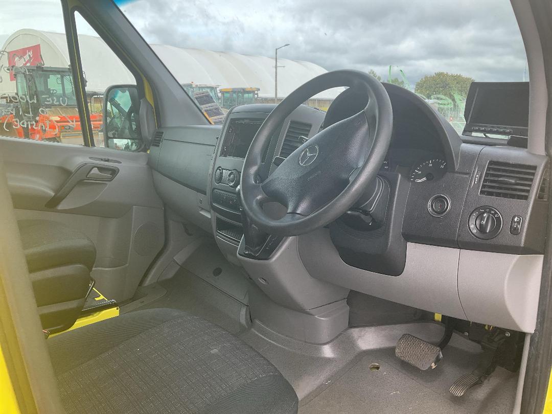 Photo '12' of Mercedes-Benz Sprinter 319 VAN MWB 3.88T Ambulance