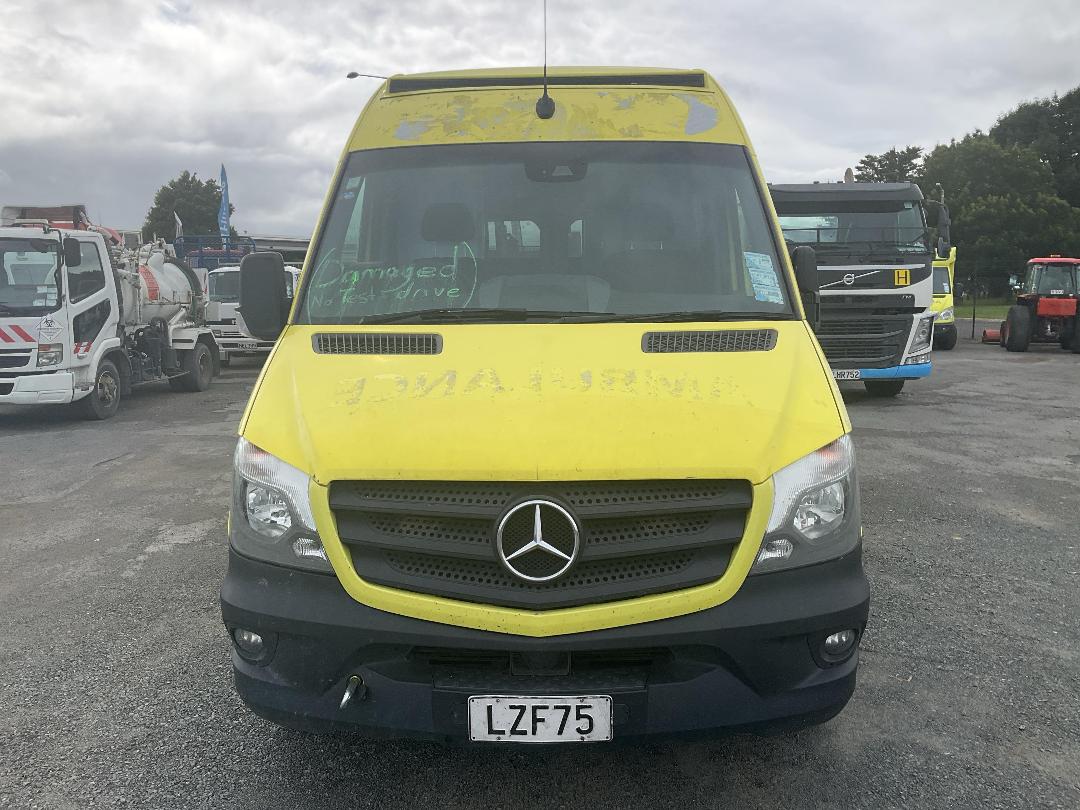 Photo '10' of Mercedes-Benz Sprinter 319 VAN MWB 3.88T Ambulance