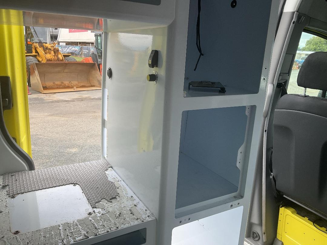 Photo '19' of Mercedes-Benz Sprinter 319 VAN MWB 3.88T Ambulance