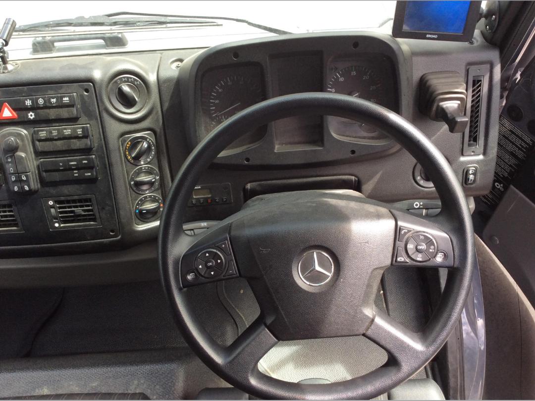 Photo '11' of Mercedes-Benz UNIMOG U5023 4X4 Bus Photo '11' of Mercedes-Benz UNIMOG U5023 4X4 Bus