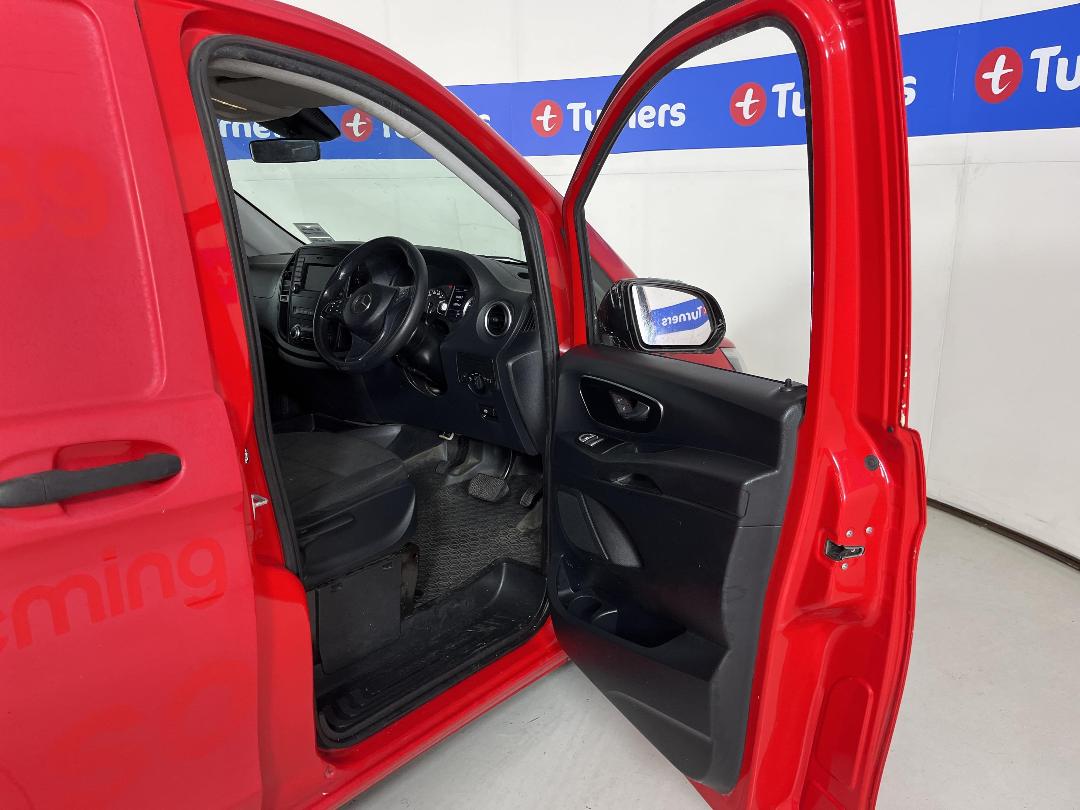 Photo '15' of Mercedes-Benz Vito