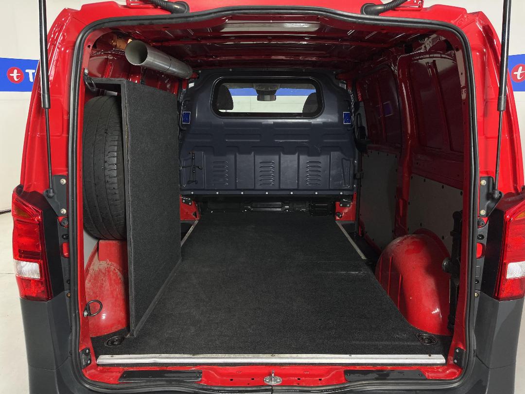 Photo '14' of Mercedes-Benz Vito