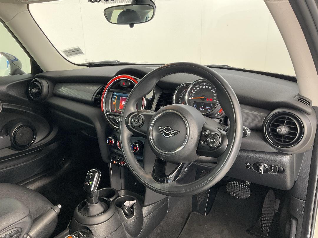 Photo '17' of Mini Hatch Photo '17' of Mini Hatch