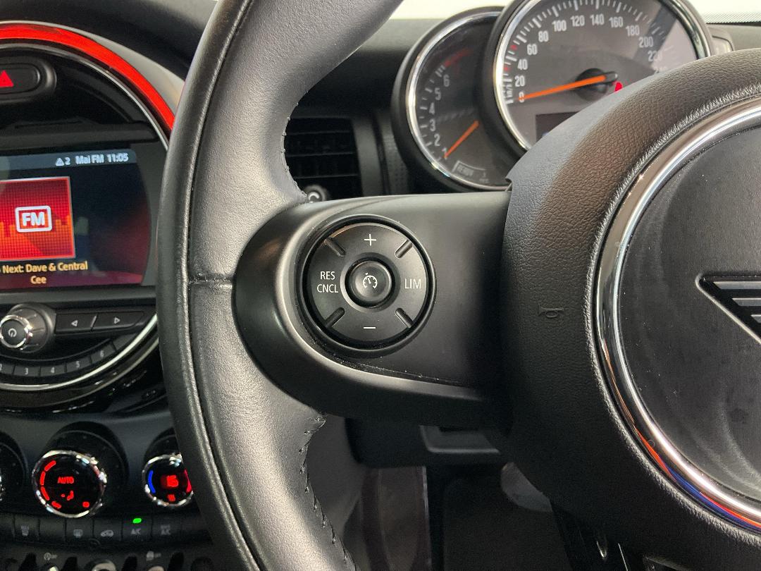 Photo '25' of Mini Hatch Photo '25' of Mini Hatch