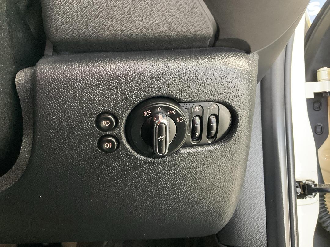 Photo '27' of Mini Hatch Photo '27' of Mini Hatch