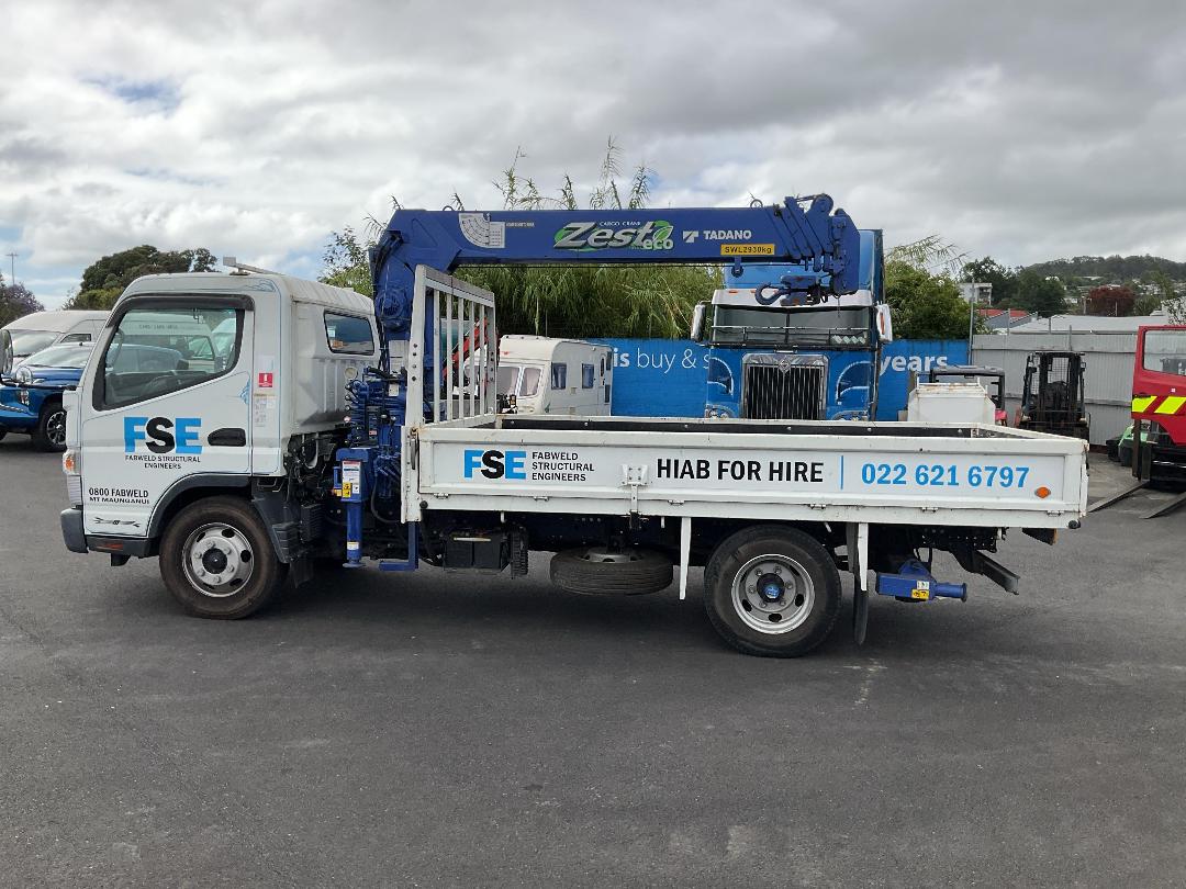 Photo '7' of Mitsubishi Canter Flat Deck Crane