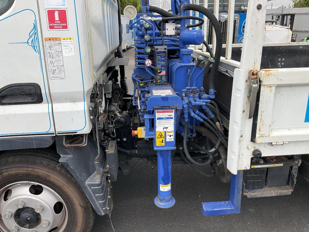 Photo '15' of Mitsubishi Canter Flat Deck Crane