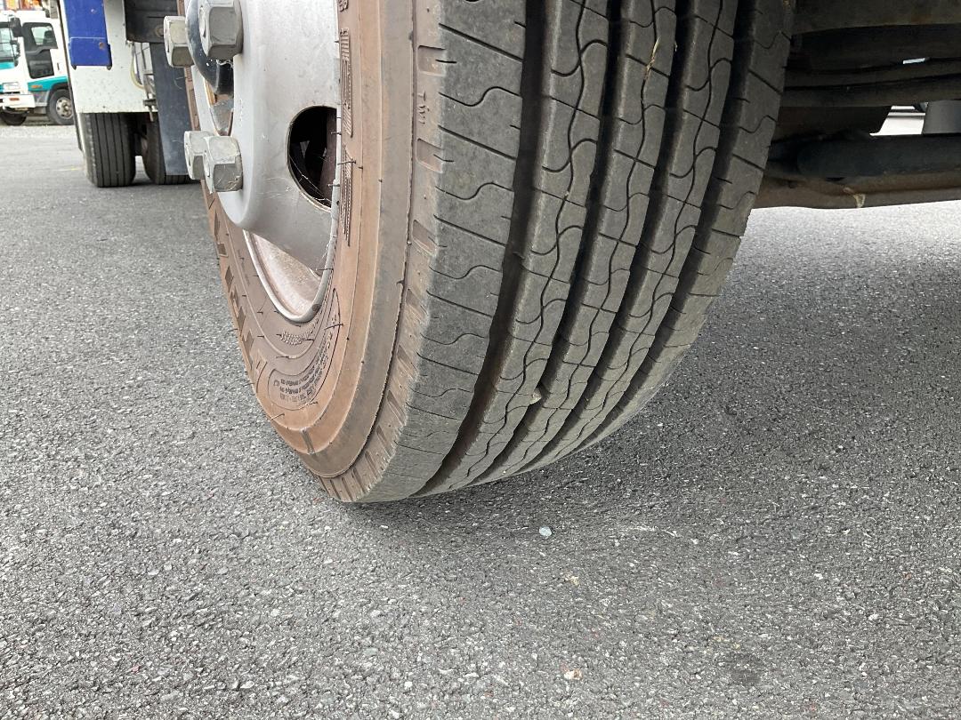 Photo '26' of Mitsubishi Canter Flat Deck Crane