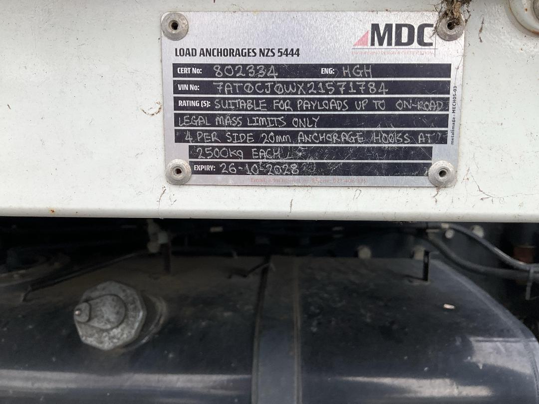 Photo '23' of Mitsubishi Canter Flat Deck Crane