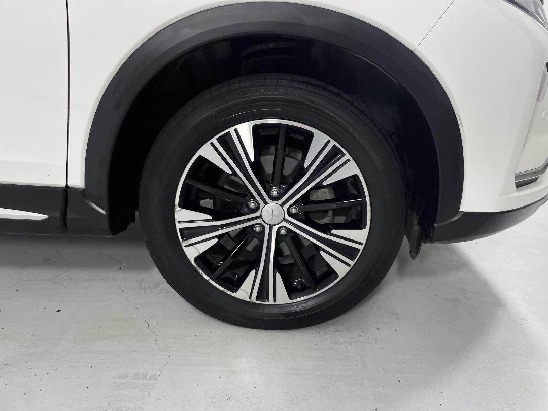 Photo '9' of Mitsubishi Eclipse Cross Photo '9' of Mitsubishi Eclipse Cross