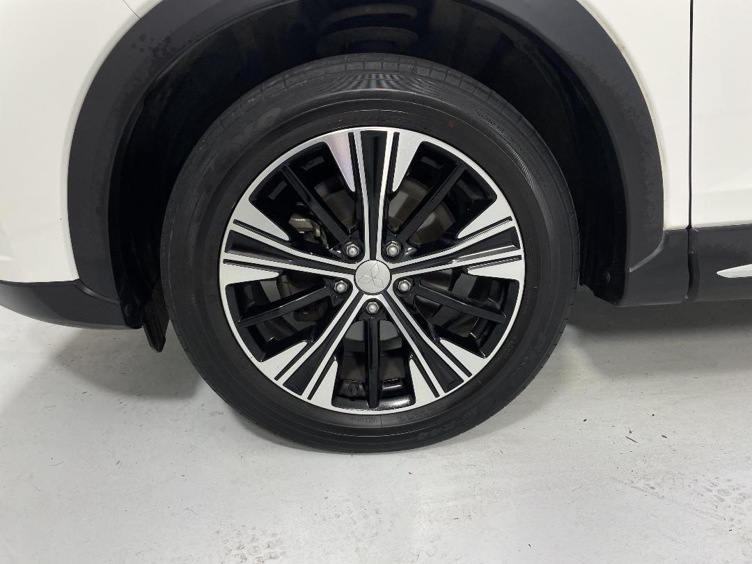 Photo '10' of Mitsubishi Eclipse Cross Photo '10' of Mitsubishi Eclipse Cross