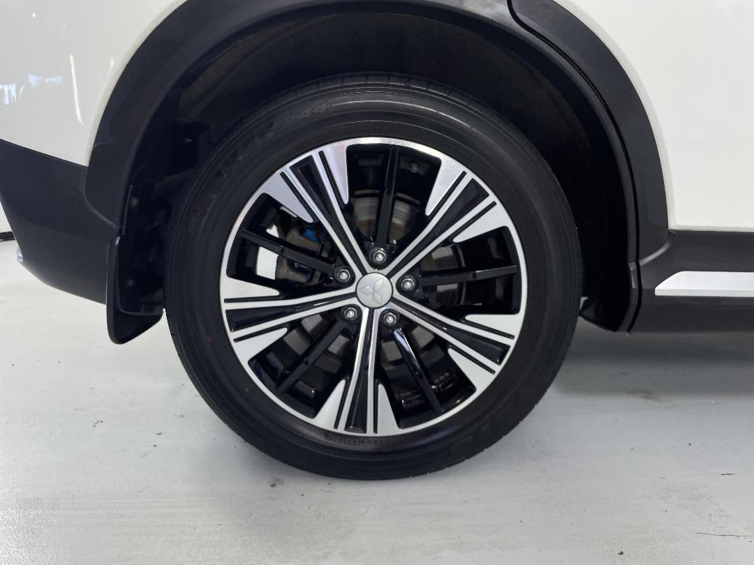 Photo '12' of Mitsubishi Eclipse Cross Photo '12' of Mitsubishi Eclipse Cross